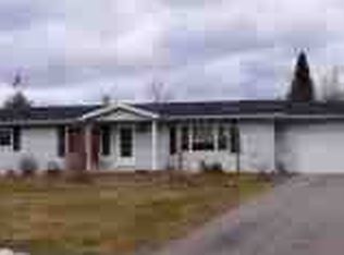 8338 N Range Line Rd, Oconto, WI 54153