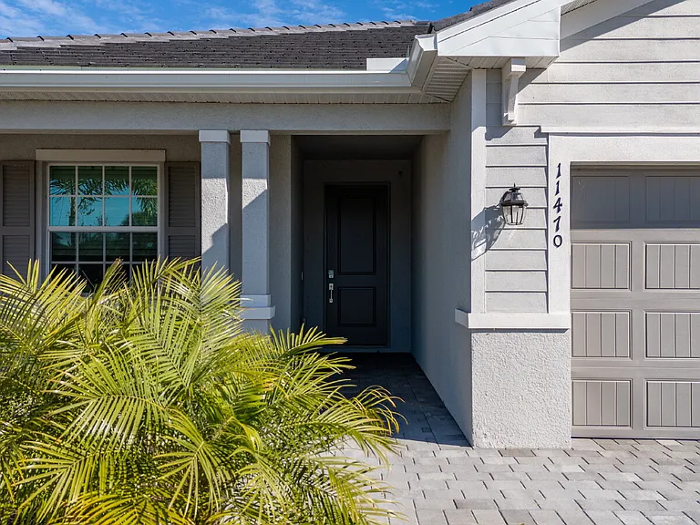 11470 Burgundy Dr — Photo 11