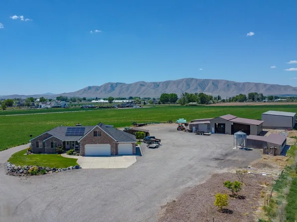 5918 S River Dr, Lake Shore, UT 84660