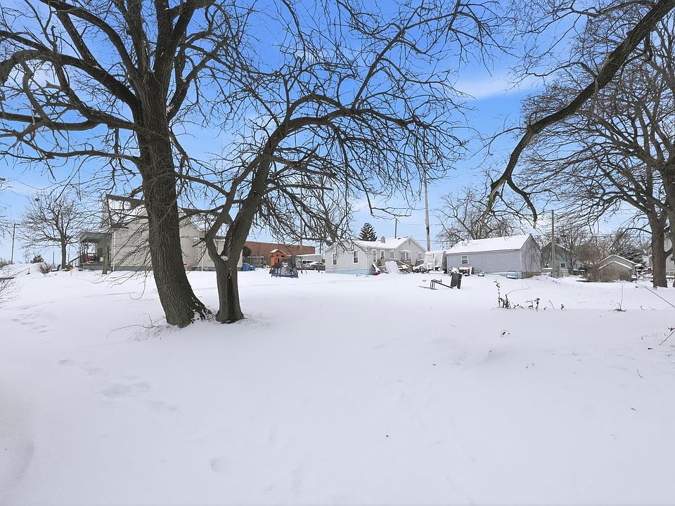 1st image of 2405 Cass St