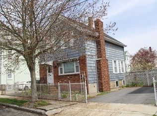 3 Warwick St, New Bedford, MA 02740