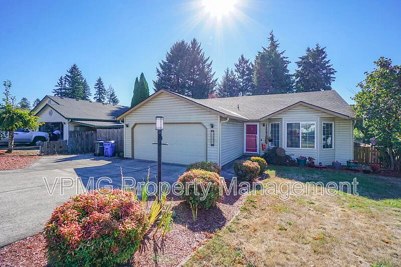3 bed, 2.0 bath, 1547 sqft, $3,000 — Photo 1