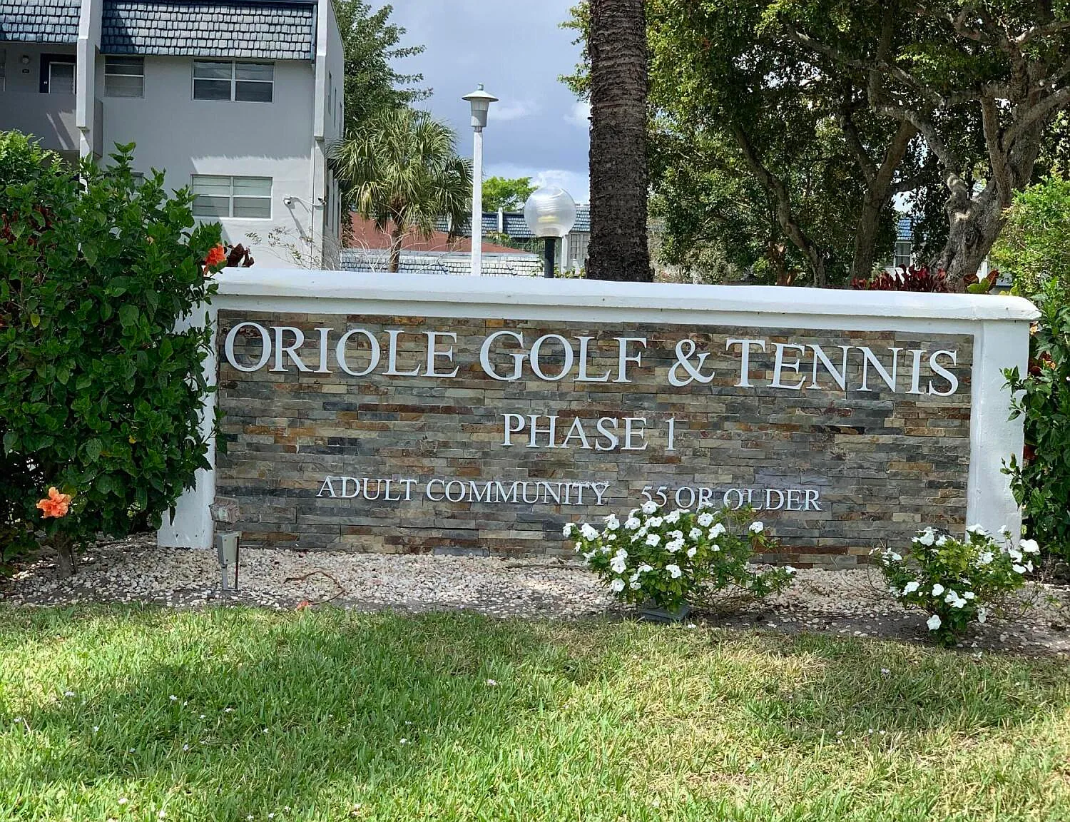 2 bed, 2.0 bath, 920 sqft, $1,800 — Photo 1