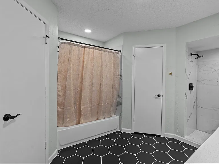 7628 Hunt Dr — Photo 29