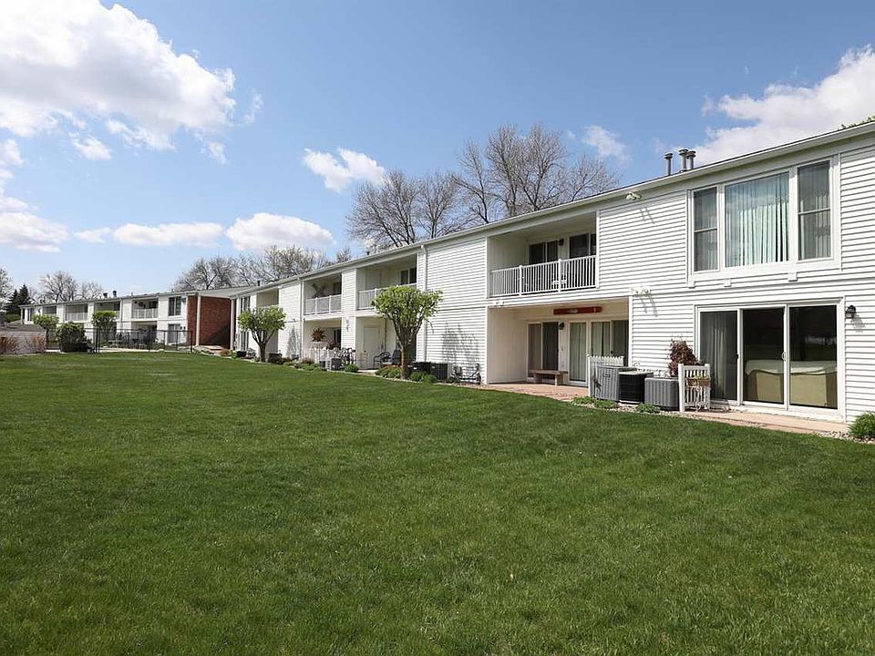 1st image of 1750 Country Club Dr Unit 112