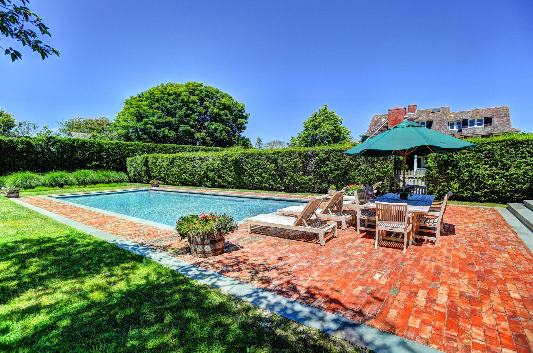 16 Drew Ln, East Hampton, NY 11937 Out East