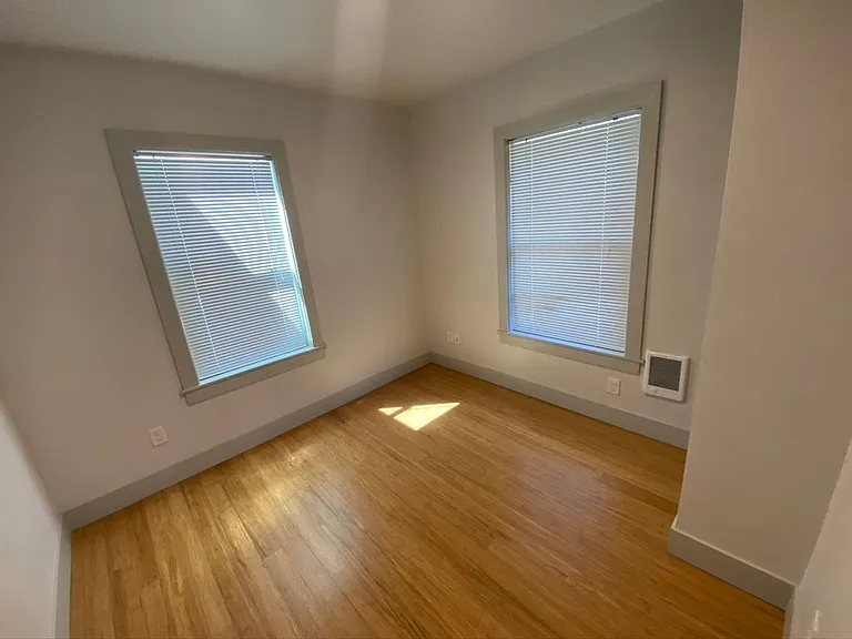 3 Bedroom 2 bath home Whiteaker home near parks — Photo 13
