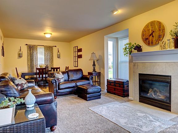 2nd image of 9583 Endicott Ln