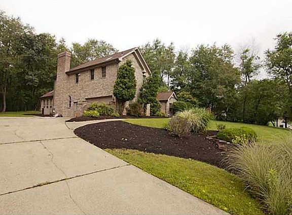 3rd image of 310 Woodmont Dr