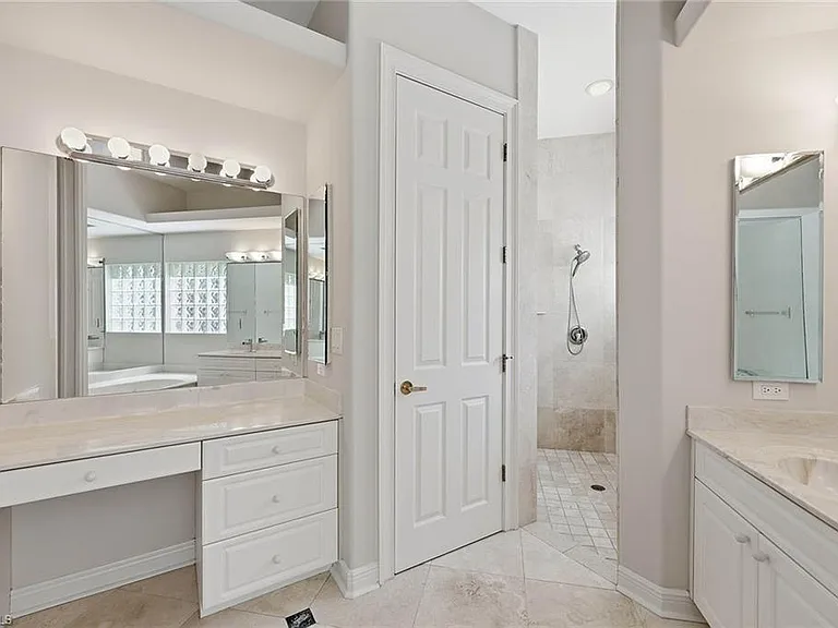 25820 Creekbend Dr — Photo 17