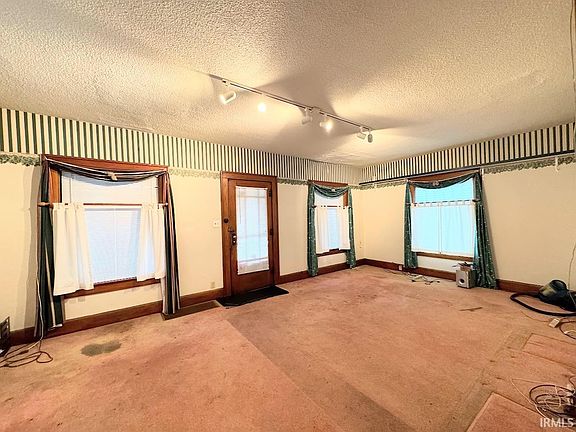 4th image of 310 W Linden Ave