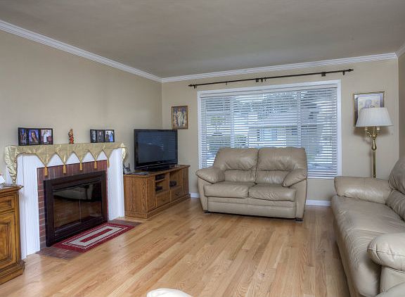 5th image of 147 Clay Ave