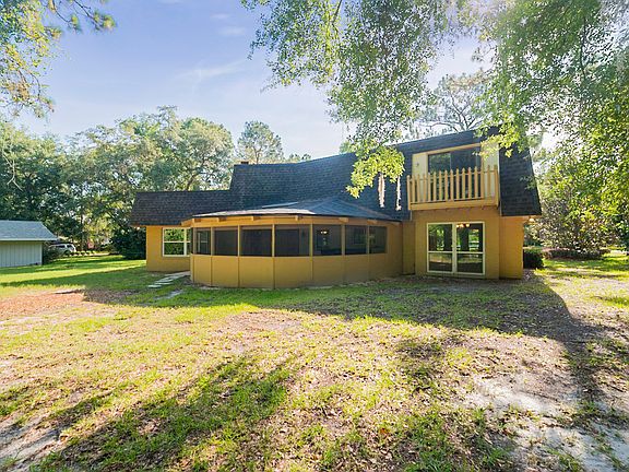 5th image of 104 Wax Myrtle Ln