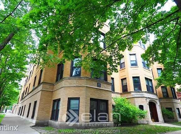 3rd image of 2415 W Sunnyside Ave APT 3