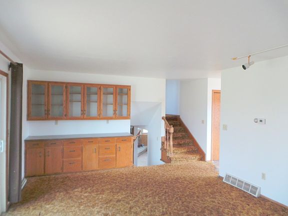 5th image of W1260 Willow Ave