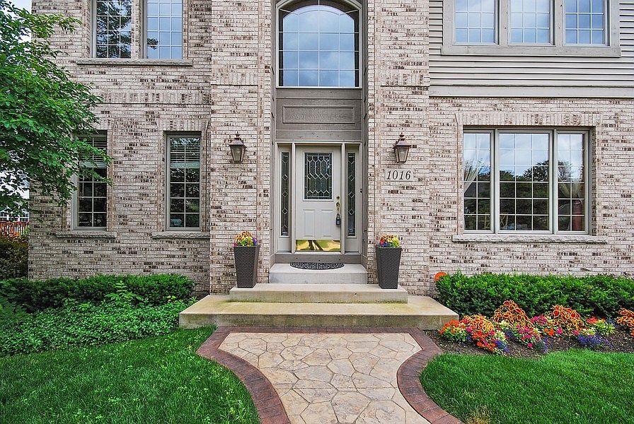 2nd image of 1016 Deshannon Ct