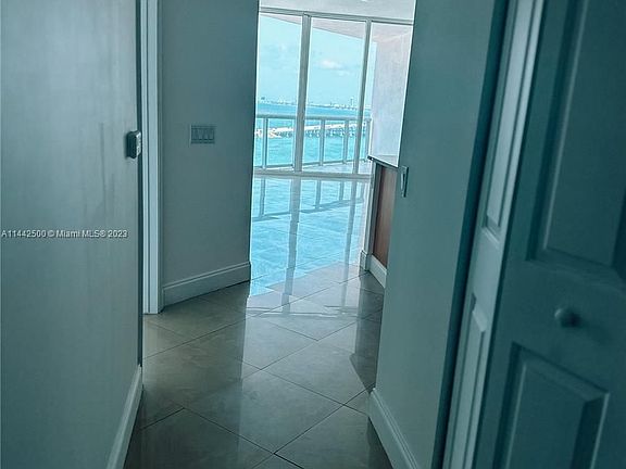 2nd image of 480 NE 30th St APT 1904