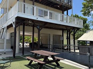 6245 Island Dr, Weeki Wachee, FL 34607