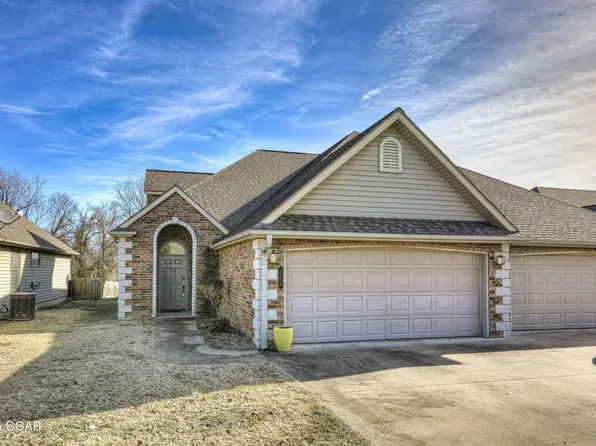 2206 Benjamin Dr, Carthage, MO 64836