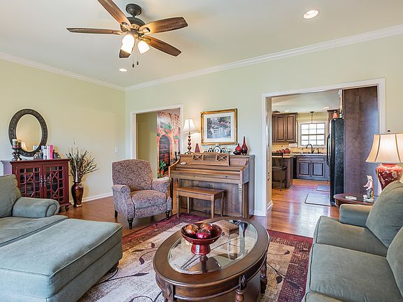 5th image of 309 Brinkley Ln