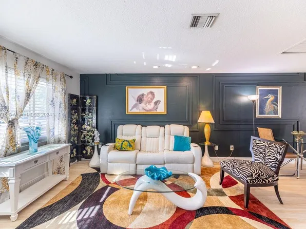 1762 16th Ave N, Lake Worth, FL 33460