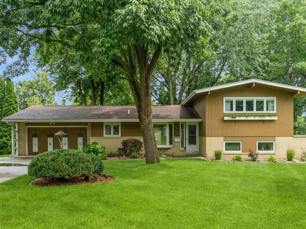 1625 19th St, West Des Moines, IA 50265