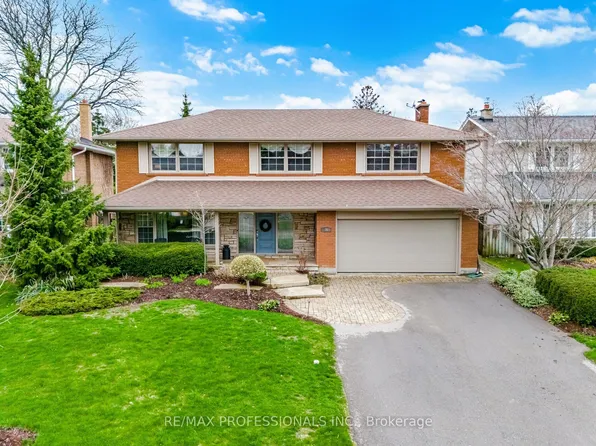 16 Cherry Post Cres, Toronto, ON M9C 2K1