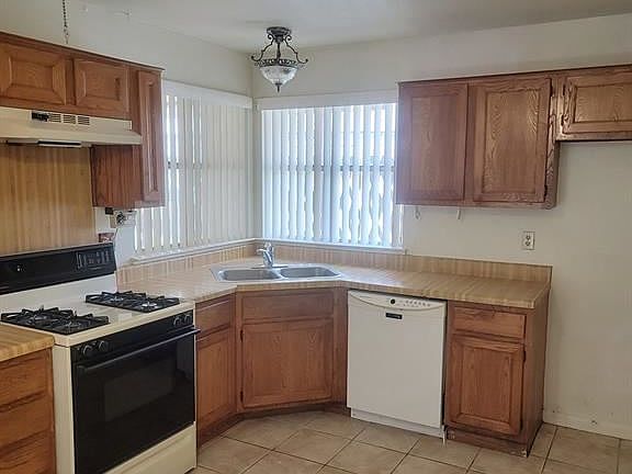 5th image of 21023 Western Valley Dr