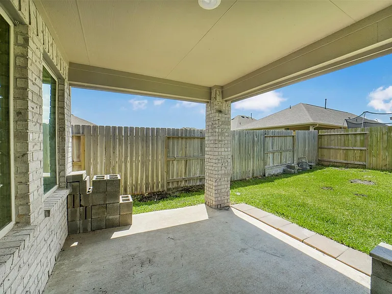 1504 Twilight Green Dr — Photo 18