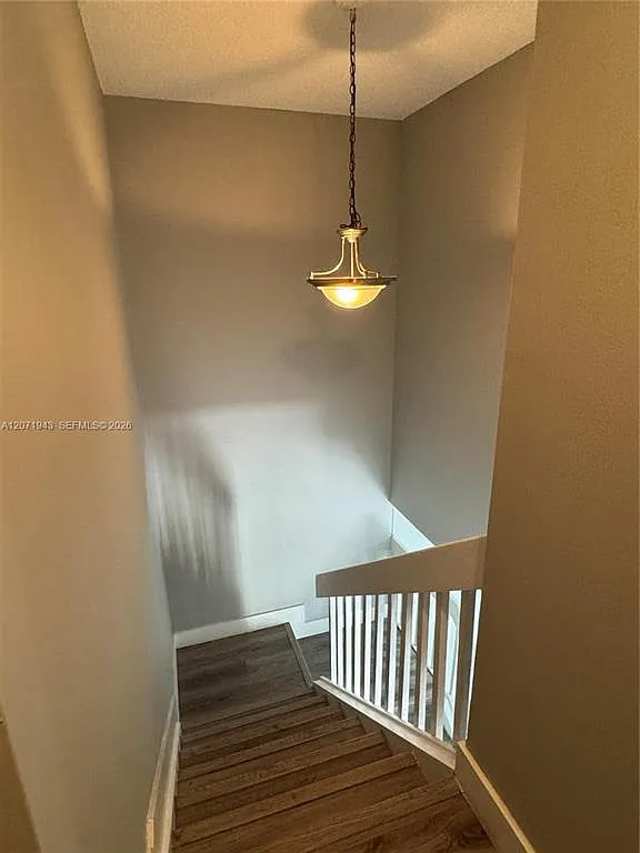 3 bed, 2.5 bath, 1449 sqft, $3,000 — Photo 1