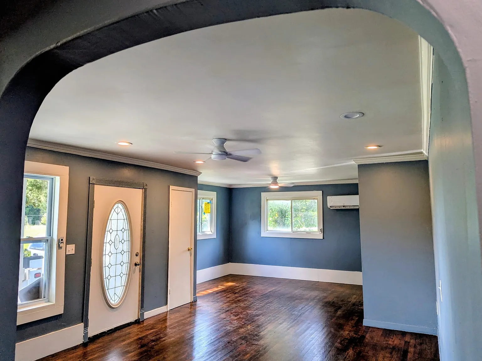 3 bed, 1200 sqft, $2,200 — Photo 2