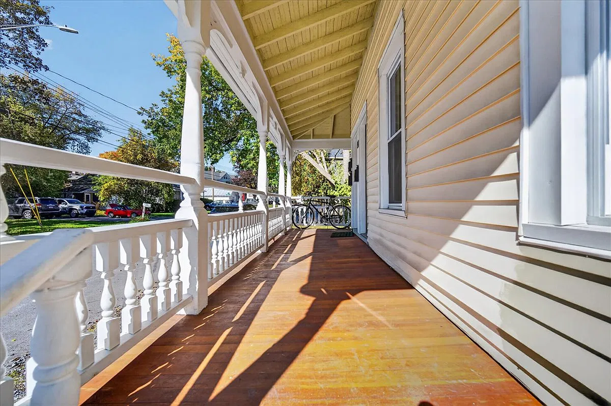 1 bed, 730 sqft, $1,695 — Photo 2