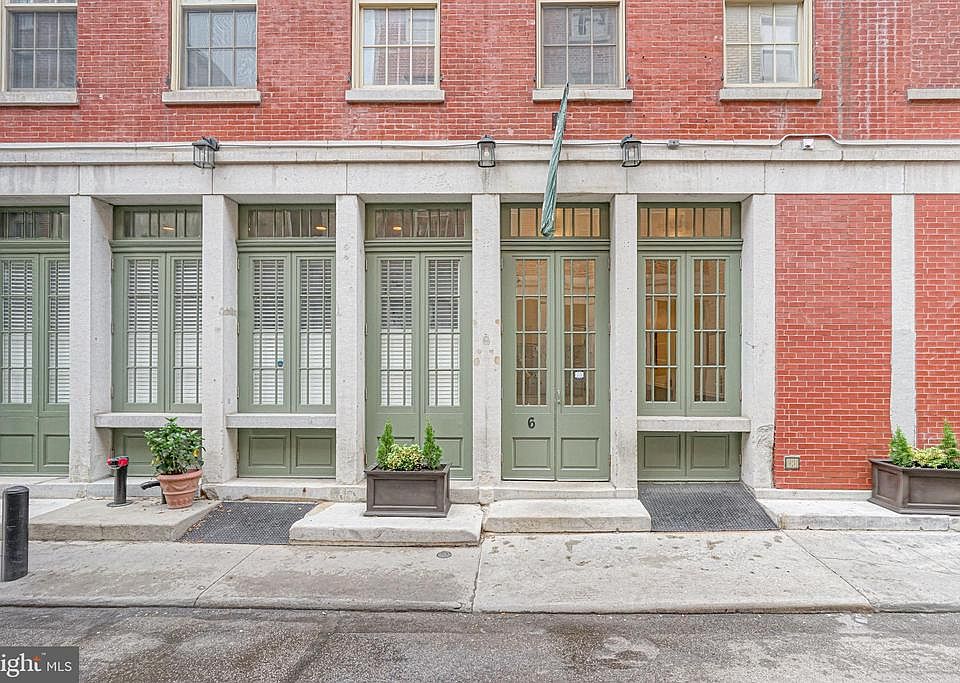 1st image of 6-10 Strawberry St #14