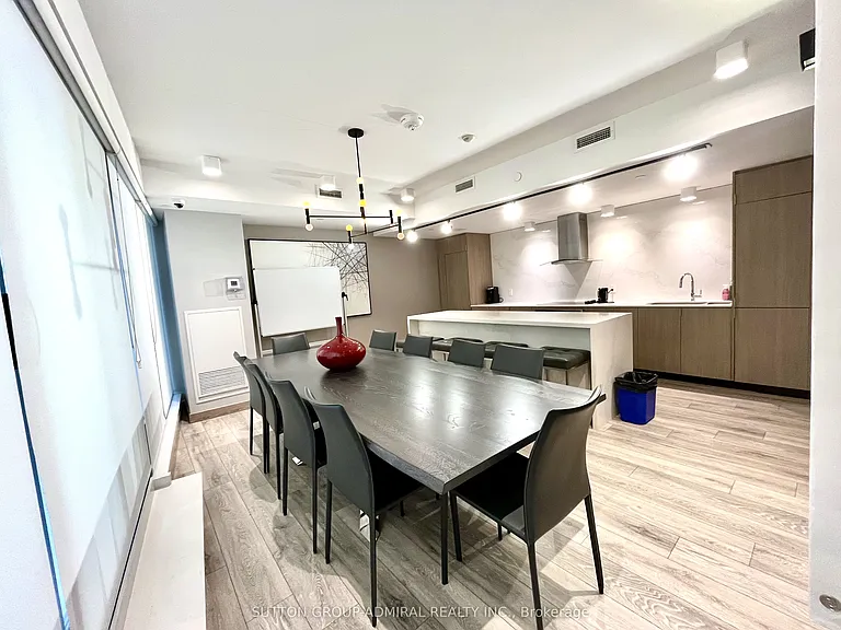 215 Queen St W #912 — Photo 11