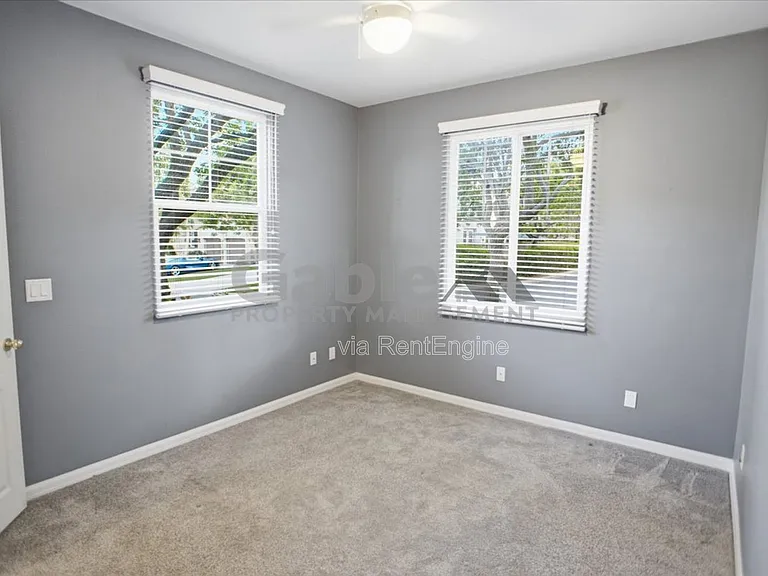 26925 Carmelita Dr — Photo 10