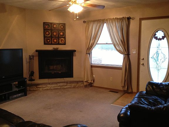 2nd image of 1734 Fountainbleu Dr