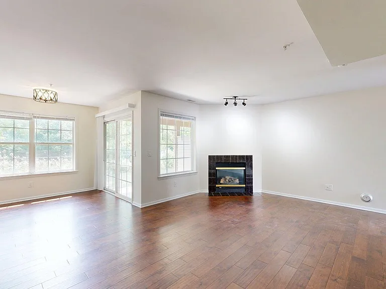 2812 Barclay Way — Photo 9