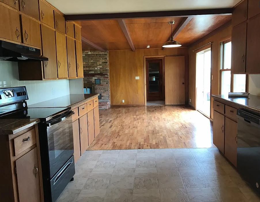 2nd image of 3558 N Farm Road 103 Ln #103