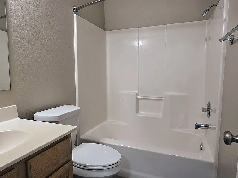 523 Clearfield Dr — Photo 14