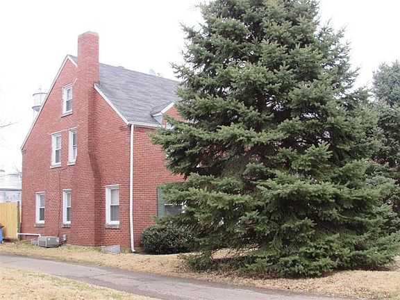 4th image of 1719 Carolyn Dr