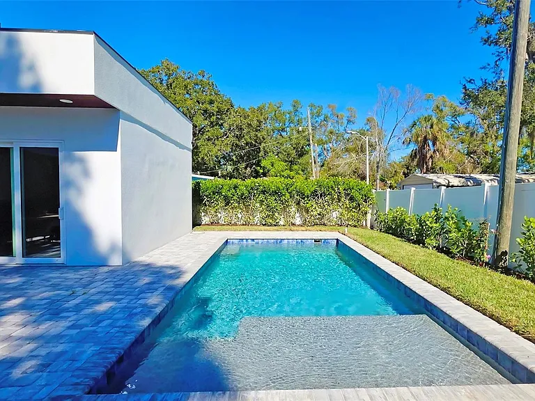 1156 Cocoanut Ave — Photo 42