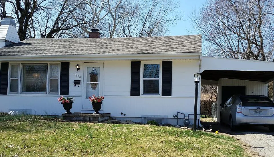 2904 S Northern Blvd
