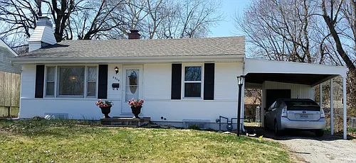 2904 S Northern Blvd Photo 1