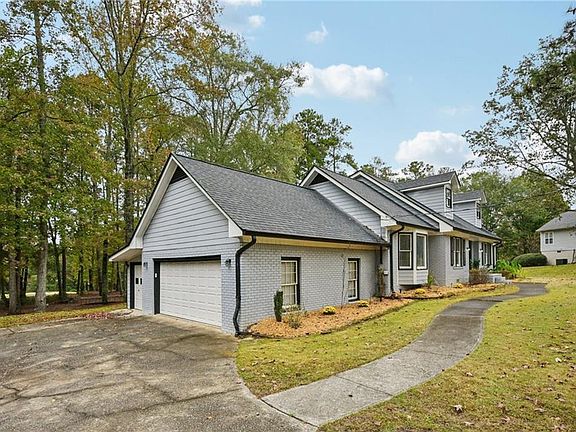 3rd image of 7379 N Mitchell Ct