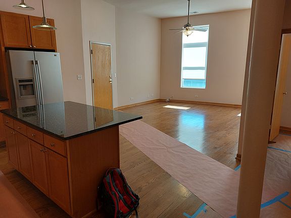 5th image of 1242 N Milwaukee Ave #3b