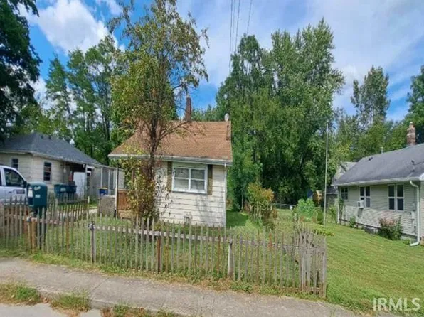 2606 E 8th St, Muncie, IN 47302