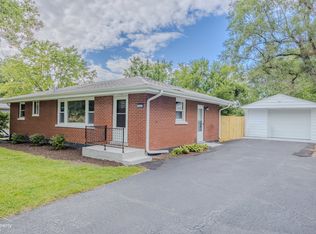 752 Rolling Dr, Lisle, IL 60532