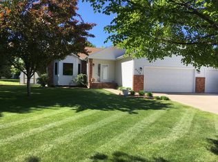 4024 Rivershore Dr S, Moorhead, MN 56560