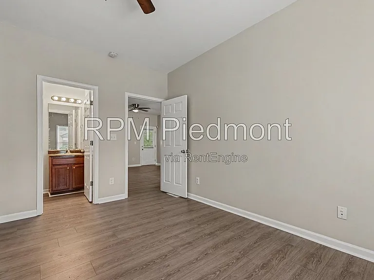 739 Prince Pl NW — Photo 12