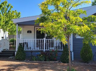 2220 Wrangler Way, Overgaard, AZ 85933